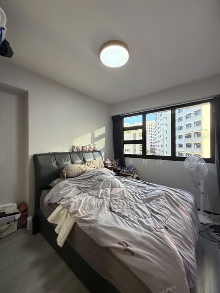 464B Bukit Batok West Avenue 8, 464B Bukit Batok West Avenue 8, 3 Bedrooms, 1,001 sqft, HDB Flat For Sale, by Ivan Kang, 500165793 - Bedroom - PropertyGuru.com.sg