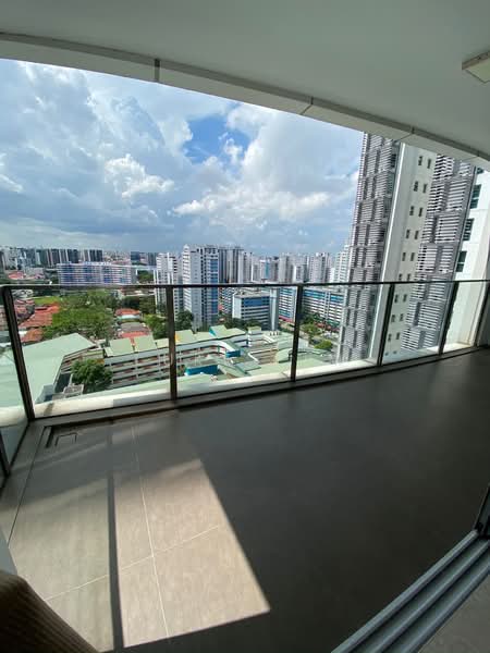 Eight Riversuites, 2 Whampoa East, 2 Bedrooms, 700 sqft, Condominium For Rent, by Luke Lim, 500165795 - Balcony - PropertyGuru.com.sg