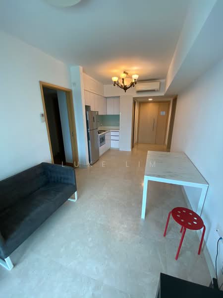 Eight Riversuites, 2 Whampoa East, 2 Bedrooms, 700 sqft, Condominium For Rent, by Luke Lim, 500165795 - Living Room - PropertyGuru.com.sg