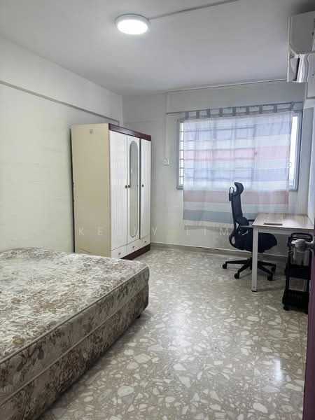 609 Clementi West Street 1, 609 Clementi West Street 1, 3 Bedrooms, 990 sqft, HDB Flat For Rent, by Kelly Lim, 500165797 - Bedroom - PropertyGuru.com.sg