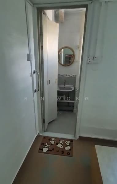 411 Ang Mo Kio Avenue 10, 411 Ang Mo Kio Avenue 10, Room Rental, 120 sqft, HDB Flat For Rent, by Ben Wong, 500165802 - Bathroom - PropertyGuru.com.sg