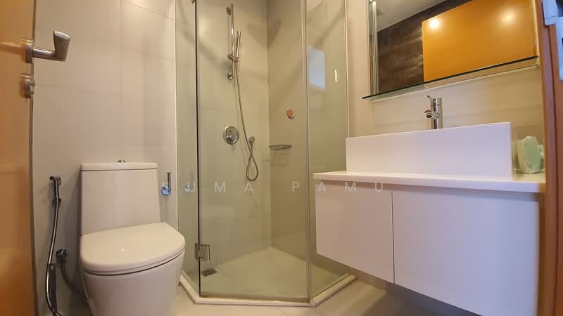 Centro Residences, 59 Ang Mo Kio Avenue 8, 3 Bedrooms, 1,733 sqft, Condominium For Sale, by Suma Pamu, 500165810 - Bathroom - PropertyGuru.com.sg