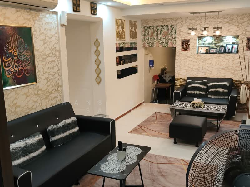 631 Ang Mo Kio Avenue 4, 631 Ang Mo Kio Avenue 4, 2 Bedrooms, 721 sqft, HDB Flat For Sale, by Hans (Hamid Salleh), 500165812 - Living Room - PropertyGuru.com.sg