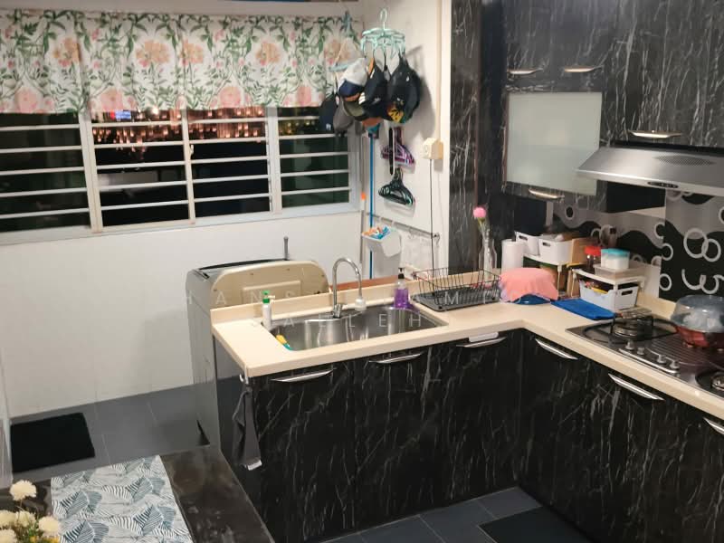 631 Ang Mo Kio Avenue 4, 631 Ang Mo Kio Avenue 4, 2 Bedrooms, 721 sqft, HDB Flat For Sale, by Hans (Hamid Salleh), 500165812 - Kitchen - PropertyGuru.com.sg