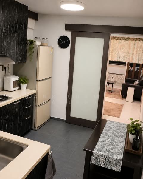 631 Ang Mo Kio Avenue 4, 631 Ang Mo Kio Avenue 4, 2 Bedrooms, 721 sqft, HDB Flat For Sale, by Hans (Hamid Salleh), 500165812 - Kitchen - PropertyGuru.com.sg