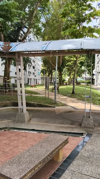 612 Woodlands Avenue 4, 612 Woodlands Avenue 4, 3 Bedrooms, 1,087 sqft, HDB Flat For Sale, by Kim Low, 500165822 - Exterior - PropertyGuru.com.sg