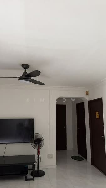 612 Woodlands Avenue 4, 612 Woodlands Avenue 4, 3 Bedrooms, 1,087 sqft, HDB Flat For Sale, by Kim Low, 500165822 - Living Room - PropertyGuru.com.sg