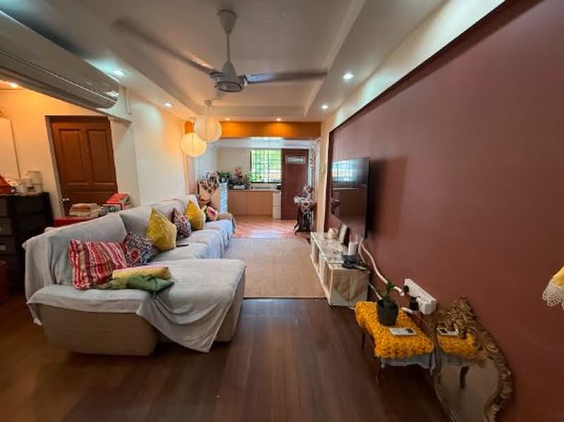 619 Bedok Reservoir Road, 619 Bedok Reservoir Road, 2 Bedrooms, 882 sqft, HDB Flat For Sale, by Rama Mu, 500165823 - Living Room - PropertyGuru.com.sg