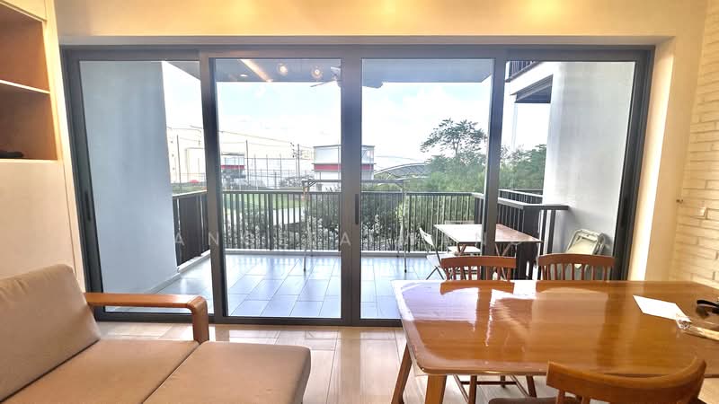 Lakeville, 7 jurong lake link, 3 Bedrooms, 1,109 sqft, Condominium For Rent, by Angela Wang, 500165824 - Balcony - PropertyGuru.com.sg