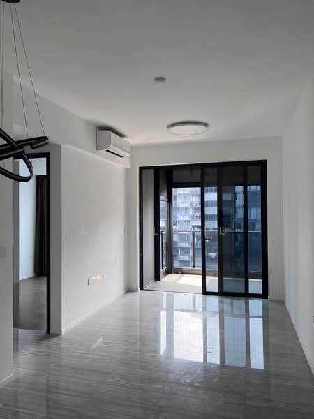 Parc Esta, 904 Sims Avenue, 2 Bedrooms, 840 sqft, Condominium For Sale, by April Liu, 500165825 - Living Room - PropertyGuru.com.sg