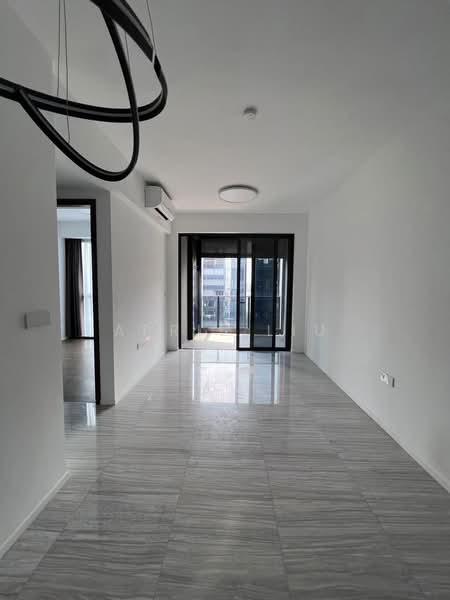 Parc Esta, 904 Sims Avenue, 2 Bedrooms, 840 sqft, Condominium For Sale, by April Liu, 500165825 - Living Room - PropertyGuru.com.sg