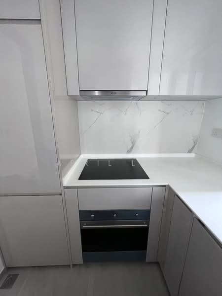 Parc Esta, 904 Sims Avenue, 2 Bedrooms, 840 sqft, Condominium For Sale, by April Liu, 500165825 - Kitchen - PropertyGuru.com.sg