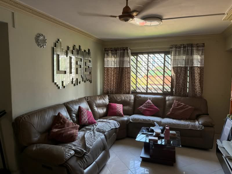 953 Jurong West Street 91, 953 Jurong West Street 91, 3 Bedrooms, 1,100 sqft, HDB Flat For Sale, by Mukesh D, 500165850 - Living Room - PropertyGuru.com.sg