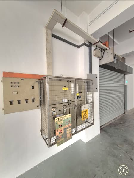 3 phase 100 amps; unit beside 2 goods lifts!, macpherson vicinity!, 5,081 sqft, Light Industrial (B1) For Rent, by Joel Yong, 500165853 - CommercialGuru.com.sg