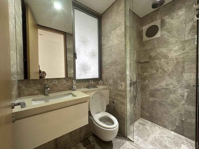 The Laurels @ Cairnhill Road, 40 Cairnhill Road, 3 Bedrooms, 1,281 sqft, Condominium For Rent, by Joan Navenza Wiguna, 500165855 - Bathroom - PropertyGuru.com.sg