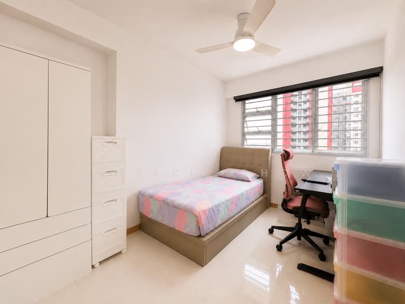 228B Ang Mo Kio Street 23, 228B Ang Mo Kio Street 23, 3 Bedrooms, 1,216 sqft, HDB Flat For Sale, by Kimberly Chow, 500165858 - Bedroom - PropertyGuru.com.sg