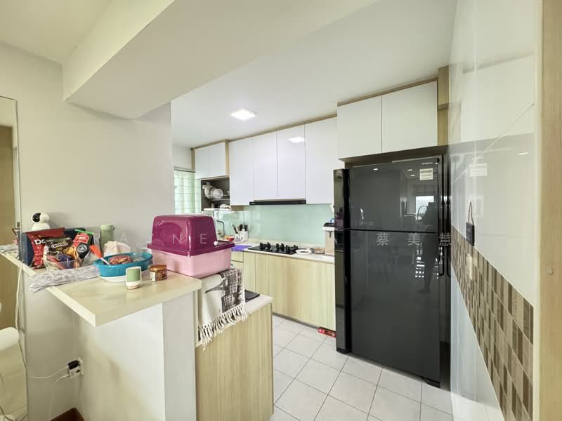 661A Edgedale Plains, 661A Edgedale Plains, 3 Bedrooms, 990 sqft, HDB Flat For Sale, by Rayne Chua 蔡美慧, 500165876 - Kitchen - PropertyGuru.com.sg