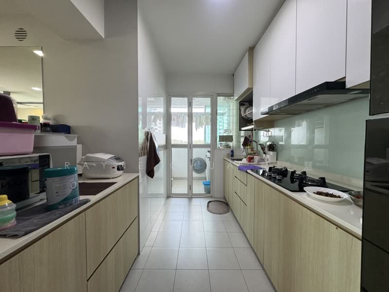 661A Edgedale Plains, 661A Edgedale Plains, 3 Bedrooms, 990 sqft, HDB Flat For Sale, by Rayne Chua 蔡美慧, 500165876 - Kitchen - PropertyGuru.com.sg