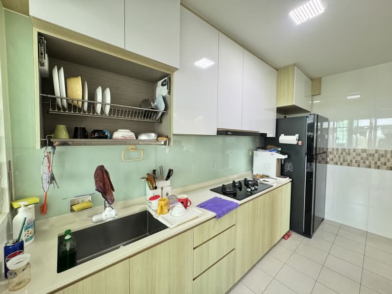661A Edgedale Plains, 661A Edgedale Plains, 3 Bedrooms, 990 sqft, HDB Flat For Sale, by Rayne Chua 蔡美慧, 500165876 - Kitchen - PropertyGuru.com.sg