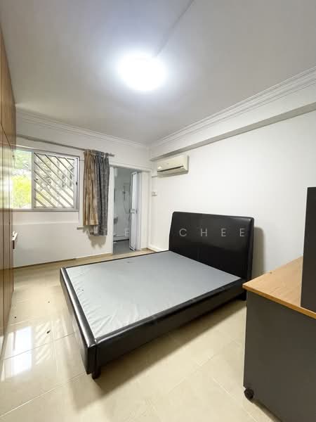 269 Tampines Street 21, 269 Tampines Street 21, 2 Bedrooms, 850 sqft, HDB Flat For Sale, by Caden Chee, 500165884 - Master Bedroom - PropertyGuru.com.sg