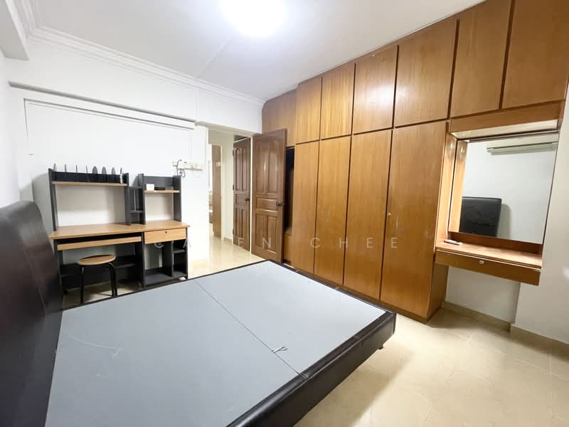 269 Tampines Street 21, 269 Tampines Street 21, 2 Bedrooms, 850 sqft, HDB Flat For Sale, by Caden Chee, 500165884 - Master Bedroom - PropertyGuru.com.sg