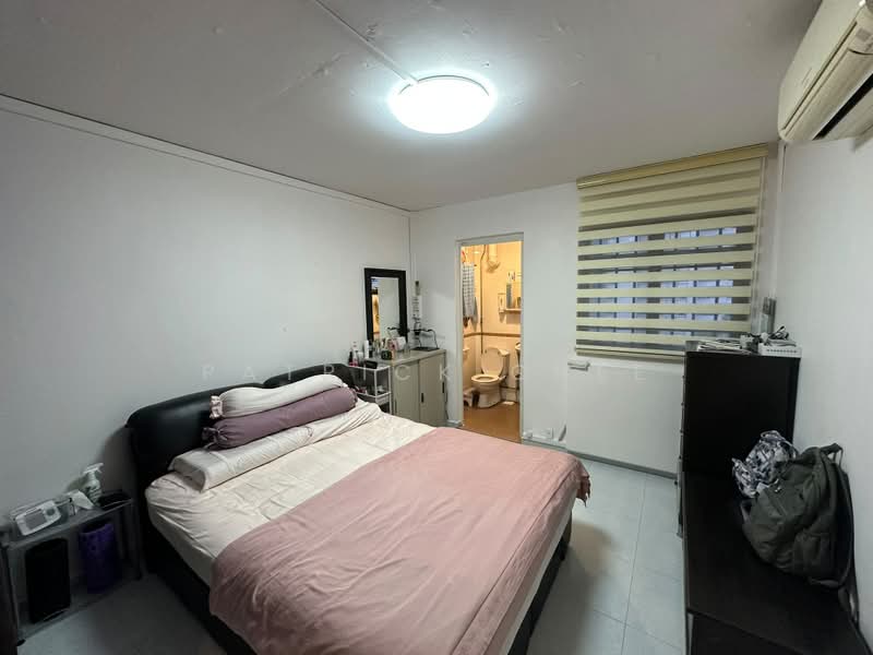 360 Bukit Batok Street 31, 360 Bukit Batok Street 31, 3 Bedrooms, 1,065 sqft, HDB Flat For Sale, by Patrick Chee, 500165889 - Bedroom - PropertyGuru.com.sg