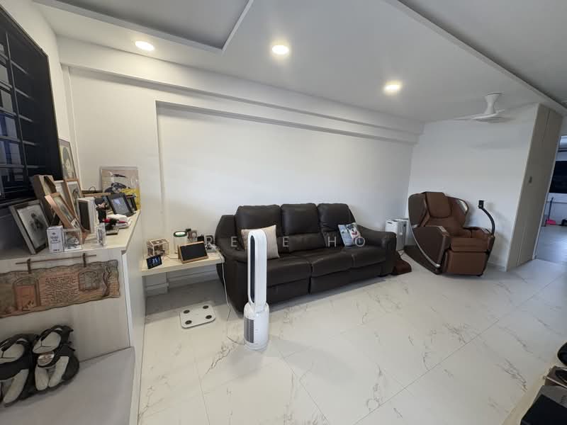 853 Tampines Street 83, 853 Tampines Street 83, 2 Bedrooms, 796 sqft, HDB Flat For Sale, by Irene Ho, 500165895 - Living Room - PropertyGuru.com.sg