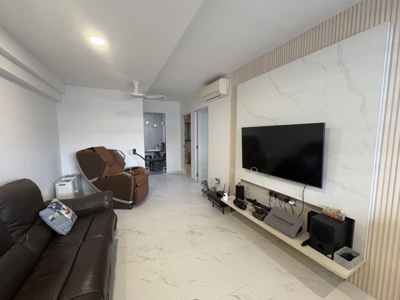 853 Tampines Street 83, 853 Tampines Street 83, 2 Bedrooms, 796 sqft, HDB Flat For Sale, by Irene Ho, 500165895 - Living Room - PropertyGuru.com.sg