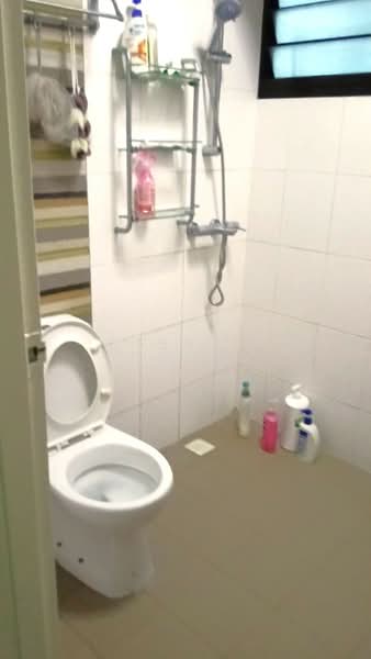 471B Fernvale Street, 471B Fernvale Street, Room Rental, 120 sqft, HDB Flat For Rent, by Steven Choo, 500165897 - Bathroom - PropertyGuru.com.sg