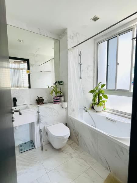 D'Ixoras, 23 Minbu Road, 2 Bedrooms, 840 sqft, Apartment For Sale, by Jose Loh Zhenhao, 500165904 - Bathroom - PropertyGuru.com.sg