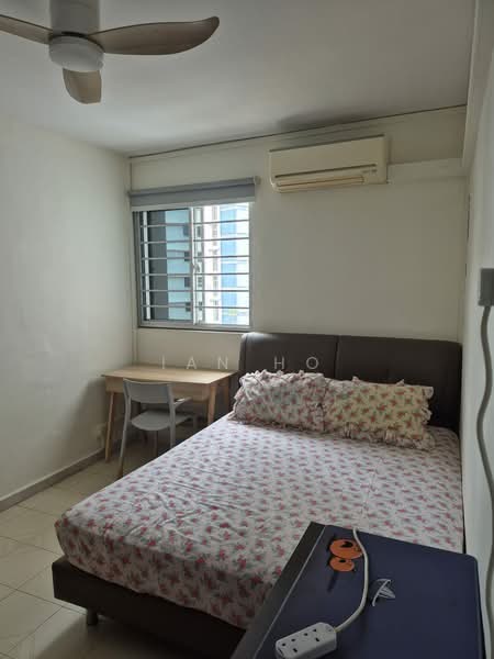 801 Tampines Avenue 4, 801 Tampines Avenue 4, Room Rental, 100 sqft, HDB Flat For Rent, by Ian Ho, 500165906 - Bedroom - PropertyGuru.com.sg