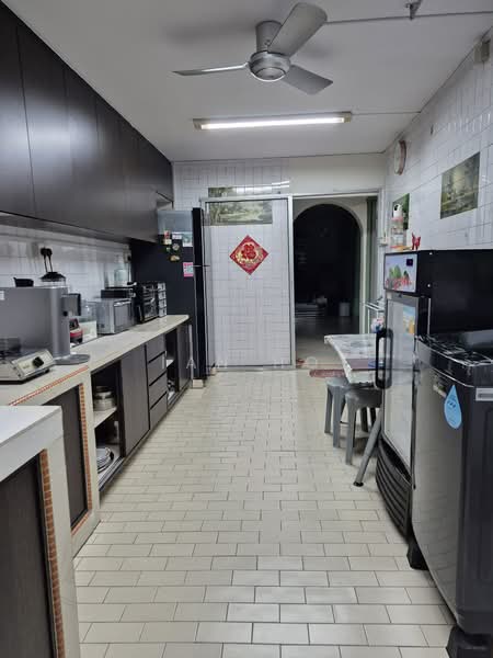 801 Tampines Avenue 4, 801 Tampines Avenue 4, Room Rental, 100 sqft, HDB Flat For Rent, by Ian Ho, 500165906 - Kitchen - PropertyGuru.com.sg