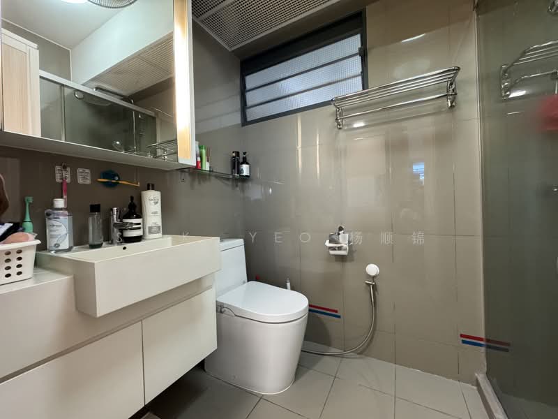 310C Punggol Walk, 310C Punggol Walk, 3 Bedrooms, 1,206 sqft, HDB Flat For Sale, by S. K. Yeo 杨顺锦, 500165908 - Bathroom - PropertyGuru.com.sg