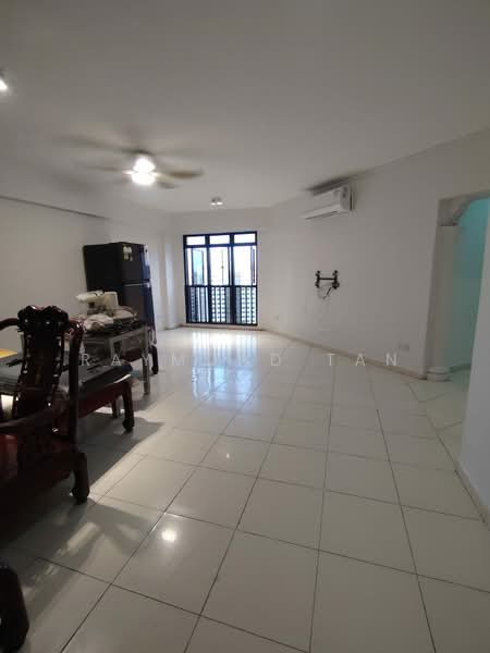 682D Woodlands Drive 73, 682D Woodlands Drive 73, 3 Bedrooms, 1,087 sqft, HDB Flat For Rent, by Raymond Tan, 500165911 - Living Room - PropertyGuru.com.sg