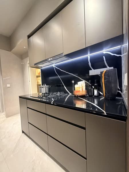 One Marina Gardens, 3 Marina Gardens Lane, 3 Bedrooms, 1,173 sqft, Apartment For Sale, by Evon Ng, 500165914 - Kitchen - PropertyGuru.com.sg