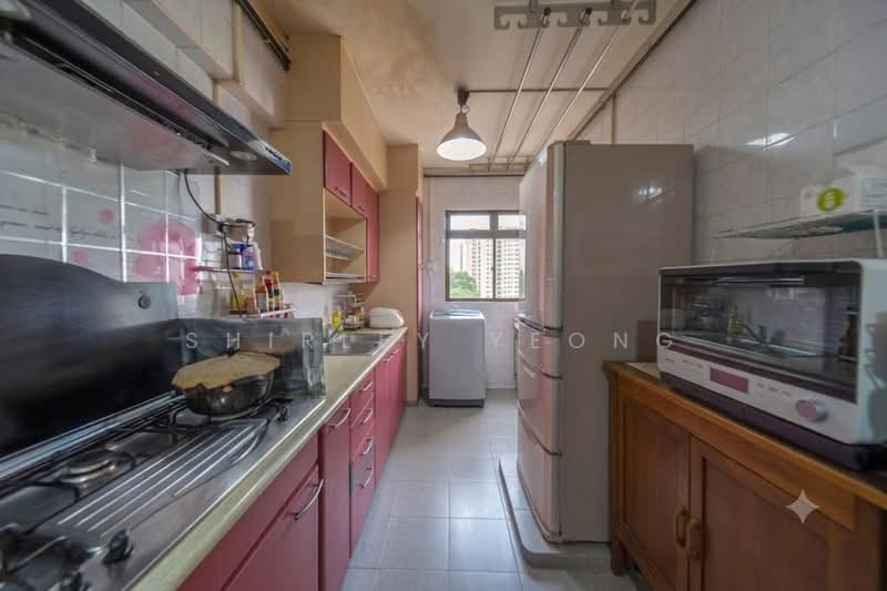 623 Jurong West Street 61, 623 Jurong West Street 61, 3 Bedrooms, 1,205 sqft, HDB Flat For Sale, by Shirley Yeong, 500165924 - Kitchen - PropertyGuru.com.sg