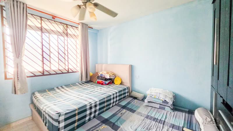 637 Hougang Avenue 8, 637 Hougang Avenue 8, 3 Bedrooms, 904 sqft, HDB Flat For Sale, by Jo Lim, 500165925 - Bedroom - PropertyGuru.com.sg