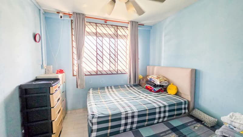 637 Hougang Avenue 8, 637 Hougang Avenue 8, 3 Bedrooms, 904 sqft, HDB Flat For Sale, by Jo Lim, 500165925 - Bedroom - PropertyGuru.com.sg