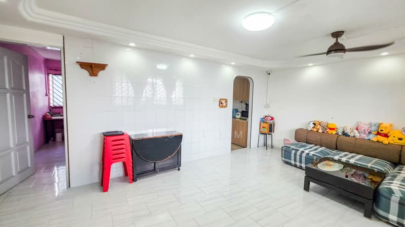 637 Hougang Avenue 8, 637 Hougang Avenue 8, 3 Bedrooms, 904 sqft, HDB Flat For Sale, by Jo Lim, 500165925 - Living Room - PropertyGuru.com.sg