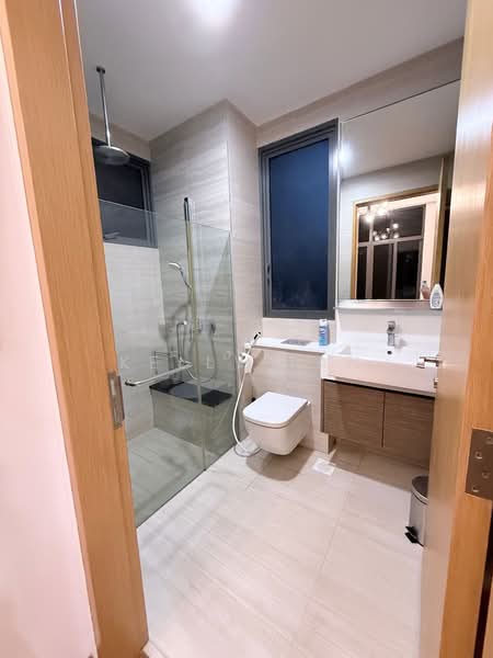 The Creek @ Bukit, 17 Toh Tuck Road, 3 Bedrooms, 721 sqft, Condominium For Rent, by Kelly Tan, 500165948 - Bathroom - PropertyGuru.com.sg