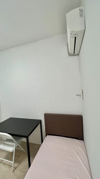 Carissa Park Condo, 2 Flora Drive, Room Rental, 50 sqft, Condominium For Rent, by Cavin Wong, 500165951 - Bedroom - PropertyGuru.com.sg