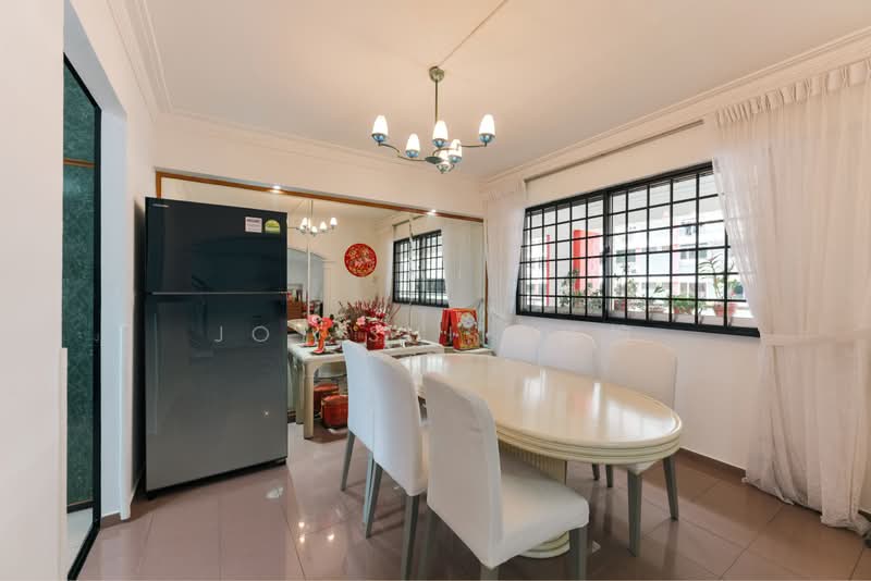 449 Hougang Avenue 10, 449 Hougang Avenue 10, 3 Bedrooms, 1,572 sqft, HDB Flat For Sale, by Joy Shi 施谨婉, 500165952 - Dining Room - PropertyGuru.com.sg