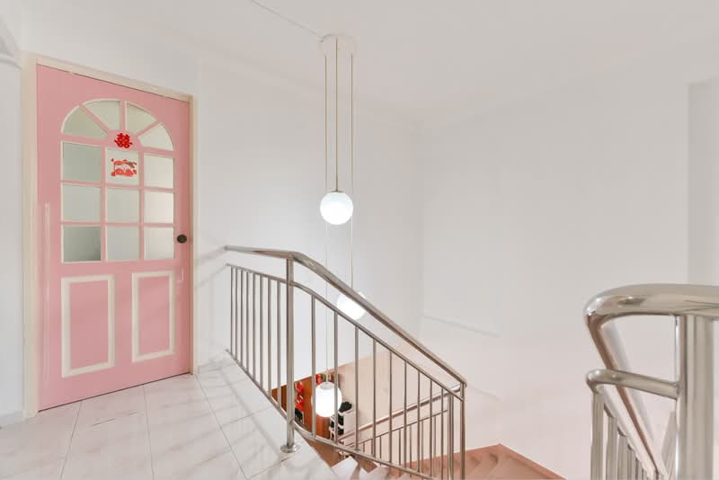 449 Hougang Avenue 10, 449 Hougang Avenue 10, 3 Bedrooms, 1,572 sqft, HDB Flat For Sale, by Joy Shi 施谨婉, 500165952 - Corridor - PropertyGuru.com.sg