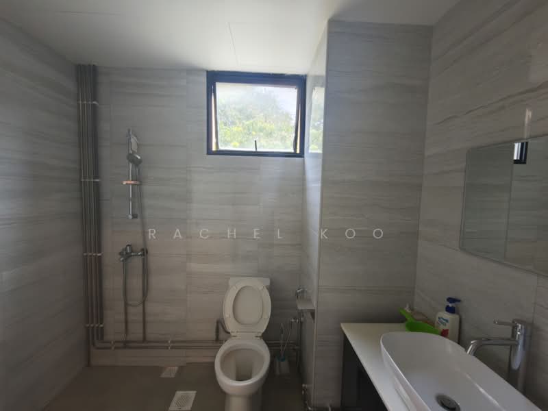 Euro-Asia Park, 25 Woodleigh Close, 2 Bedrooms, 764 sqft, Condominium For Rent, by Rachel Koo, 500165959 - Master Bathroom - PropertyGuru.com.sg