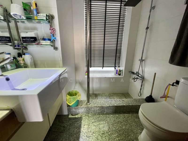 La Casa, 64 Woodlands Drive 16, 3 Bedrooms, 1,259 sqft, Condominium For Sale, by Ashcvin Mani, 500165975 - Bathroom - PropertyGuru.com.sg