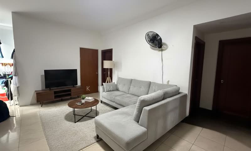 Aston Mansions, 3 Lorong 42 Geylang, 3 Bedrooms, 1,227 sqft, Apartment For Sale, by Kim Tan, 500165986 - Living Room - PropertyGuru.com.sg