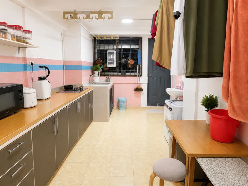 3 Lorong 7 Toa Payoh, 3 Lorong 7 Toa Payoh, 2 Bedrooms, 732 sqft, HDB Flat For Sale, by Benson Yew, 500165990 - Kitchen - PropertyGuru.com.sg