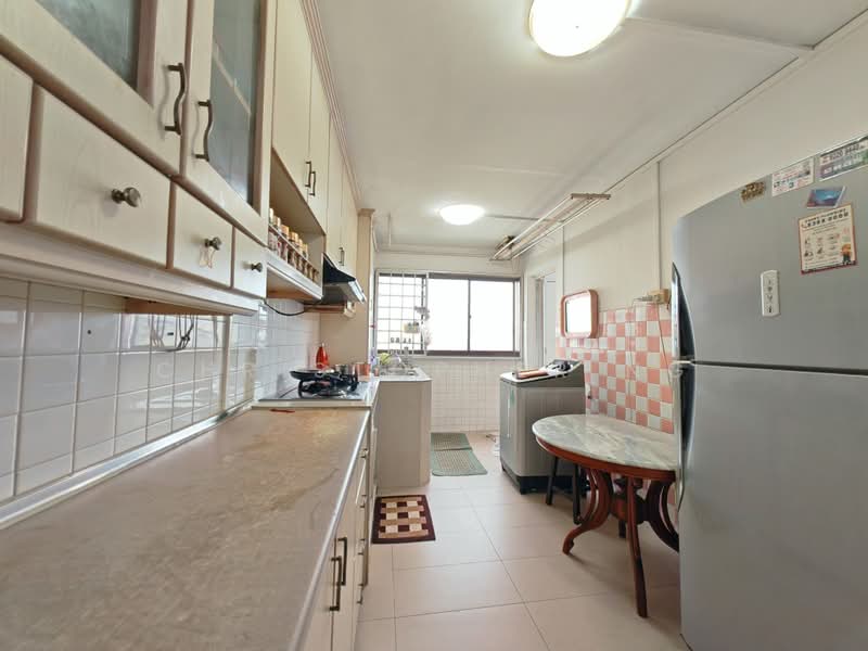 836 Tampines Street 82, 836 Tampines Street 82, 3 Bedrooms, 904 sqft, HDB Flat For Rent, by CHRISTOPHER NG, 500165992 - Kitchen - PropertyGuru.com.sg
