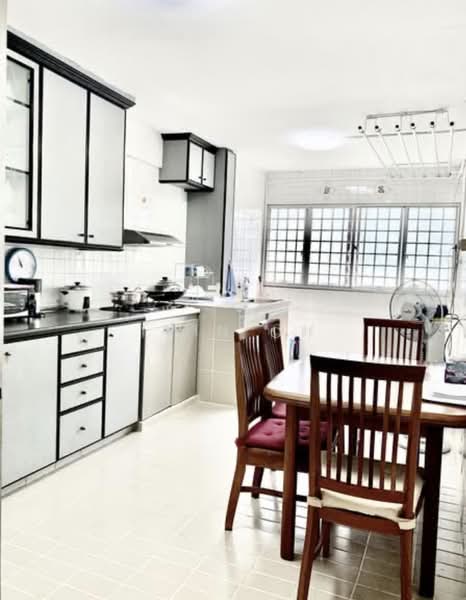 217 Tampines Street 23, 217 Tampines Street 23, 2 Bedrooms, 785 sqft, HDB Flat For Sale, by Ivin Oh, 500165994 - Kitchen - PropertyGuru.com.sg