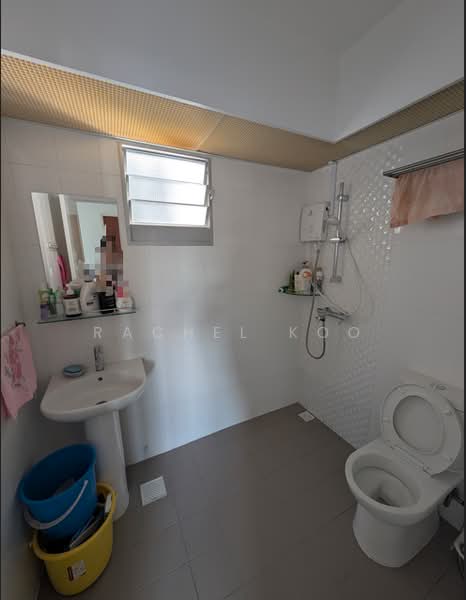 292B Bukit Batok East Avenue 6, 292B Bukit Batok East Avenue 6, Room Rental, 150 sqft, HDB Flat For Rent, by Rachel Koo, 500165996 - Bathroom - PropertyGuru.com.sg